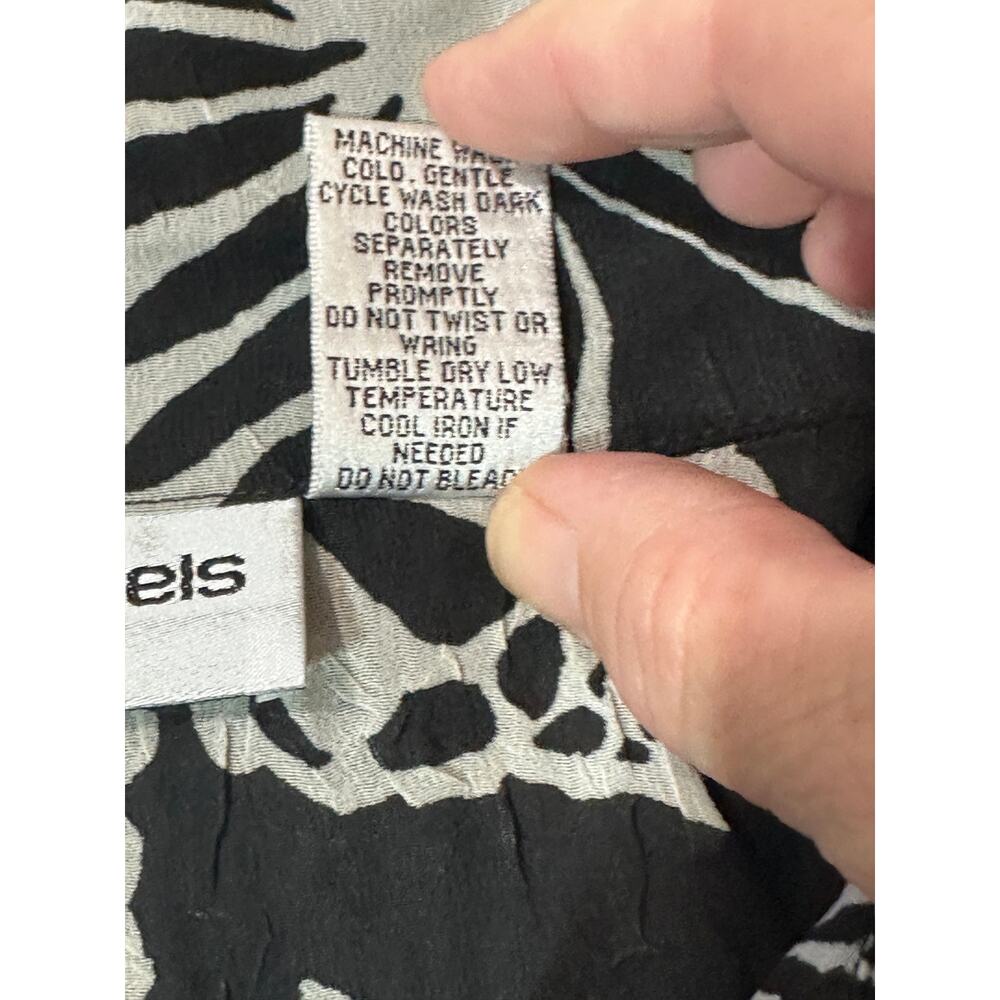 Cathy Daniels Black White Butterfly Blouse – Size L – Textured Button-Up Shirt - Picture 6 of 9